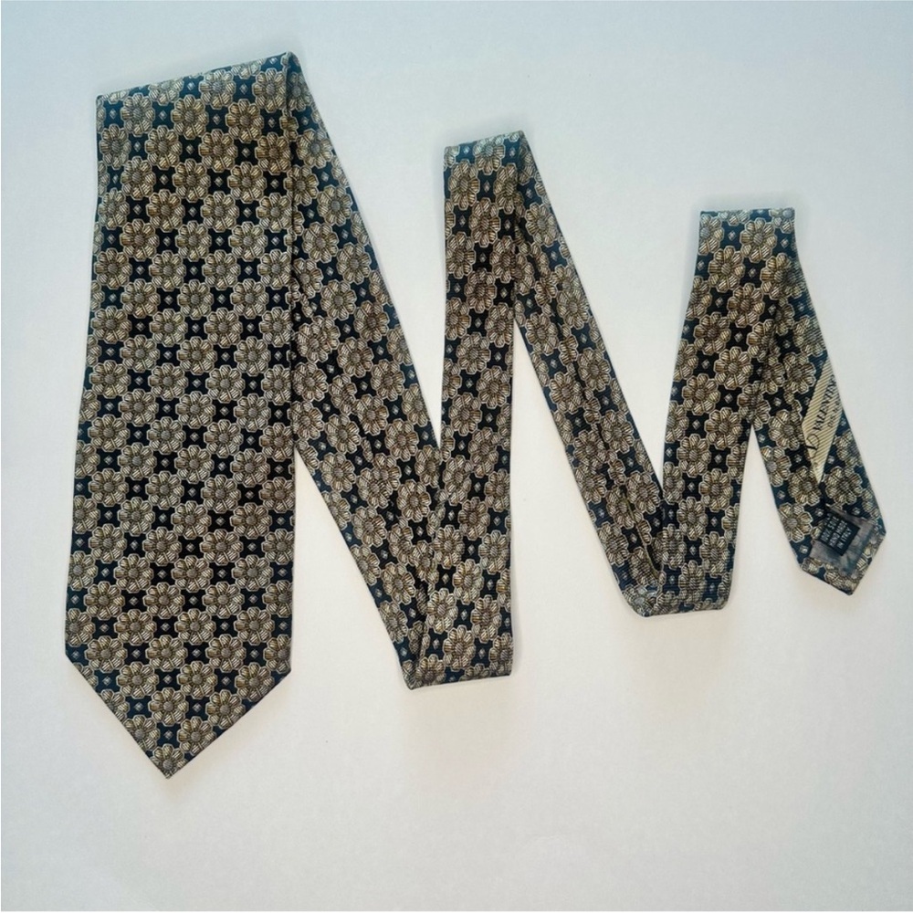 Vintage VALENTINO CRAVATTE Italian Silk 70’s Black Geometric Classic Tie, 4” - Picture 2 of 8